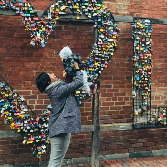 Meet your Posher, Aurora - Picture 1 of 1